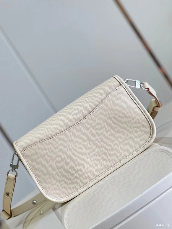 LOUIS VUITTON BUCI 0729